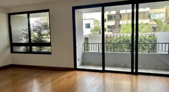 Venta de moderno departamento de estreno con terraza en San isidro